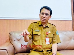 Beras di Jatim Mahal dan Langka! Khofifah Heran, Kadis Pertanian Ikut-ikutan Bingung