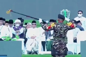 Jokowi di Resepsi 1 Abad NU: Bawakan We Will Rock You, Sekarang Banser Sudah Senang Queen!
