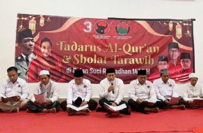 Perkuat Spiritual Kader Banteng, Bamusi PDIP Surabaya Gelar Tadarus dan Shalat Tarawih Berjamaah