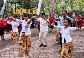 Hari Tari Sedunia, Anwar Sadad Kagumi Keajaiban Seni Gerak yang Bisa Lebur Perbedaan!