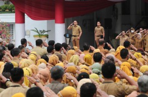 Eri Cahyadi Wacanakan 2024 ASN Pemkot Surabaya Tak Perlu Ngantor, Kerja Cukup Lewat HP!