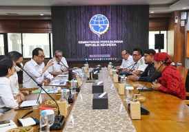 Enggak Ada Matinya Perjuangkan Warga Madura Punya Jalur Kereta, Bupati Sumenep Temui Menhub