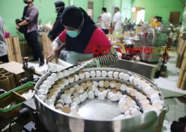 Emil Minta UMKM dan Industri Besar di Jatim Tak Berebut Pasar: Bisa Terapkan Konsep Sinergi Bagi-bagi Rezeki!