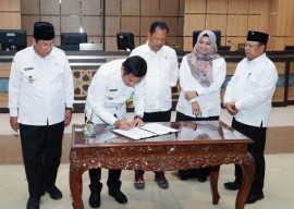 DPRD Lamongan Setujui Raperda Pelaksanaan APBD 2022, Apresiasi WTP 7 Kali Beruntun