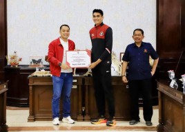 Raih Medali di SEA Games Kamboja 2023, Atlet Surabaya Digerojok Bonus Rp 1,2 M!