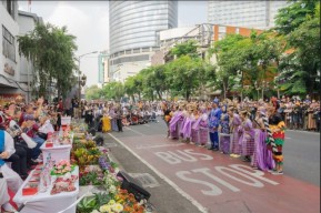 Surabaya Cross Culture International Folk Art Festival Satukan Budaya 8 Negara dan 9 Daerah Indonesia