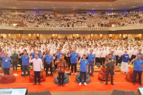 Ketua Gerindra Jatim Bakar Semangat 10 Ribu Maba Unair: Masa Depan Indonesia di Tangan Anda Semua!