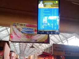 Tekan Inflasi! 5 Pasar di Surabaya Dipasangi Layar Monitor Harga Bahan Pokok