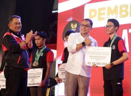 Surabaya 8 Kali Juara Umum Porprov Jatim, 190 Pelatih dan 577 Atlet Peraih Medali Diguyur Rupiah