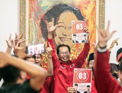 Ganjar-Mahfud Dapat Nomor 3, Euforia Kader PDIP Surabaya dan Simpatisan Meledak!