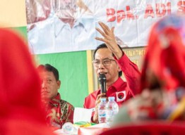 PDIP Surabaya Gaungkan Salam 3 Jari di Akar Rumput: Jangan Golput, Coblos Ganjar-Mahfud!