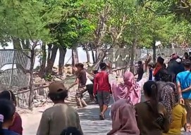 Oknum PKL Main Rusak Pagar Pantai Batu-Batu Kenjeran, Pemkot Surabaya Laporkan ke Polisi!