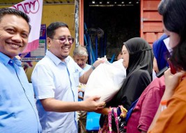 Dihadiri Gus Sadad, Pasar Murah Gerindra Jatim di Kediri Ludes Diserbu Emak-emak Penggemar Prabowo!