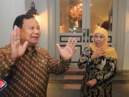 Coblosan Pilpres 2024 Tinggal 34 Hari, Khofifah Baru Terang-terangan Dukung Prabowo-Gibran!