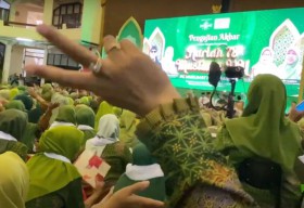 Warga Muslimat NU Digiring ke Prabowo-Gibran, Bawa-bawa Tuhan Agar Ikut Pilihan Khofifah!