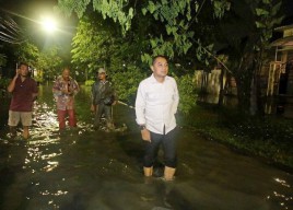 Banjir Tahunan sejak 1993 Terjang Surabaya Barat, Warga Tunggu Solusi Eri Cahyadi Bangunkan Box Culvert!