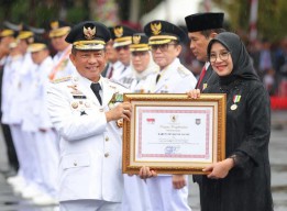 Diserahkan Mendagri, Presiden Jokowi Beri Penghargaan Sekali Seumur Hidup ke Bupati Banyuwangi