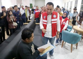 Sentra Pelayanan Publik Pakal Diresmikan, Eri: Tak Bisa Urus di Balai RW Bisa Langsung ke Sini!