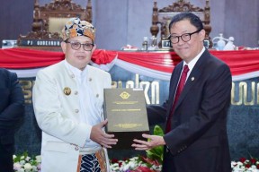 Pemprov Jatim Kembali Raih WTP, BPK Soroti Kelebihan Belanja Hibah Rp 1,2 M dan Jaminan Tambang Rp 7,5 M!