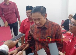 Disodori Anak Eks Pj Sekdaprov Jatim di Pilkada Lamongan, Yuhronur Pilih Wakil seperti Gibran!