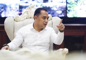 Fokus Entas Kemiskinan, Eri Cahyadi Dobrak Sistem Satu Rumah Dihuni Puluhan KK!