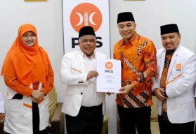 Dukung Calon Berpeluang Menang, PKS Beri SK untuk Eri Cahyadi dan Hanindhito