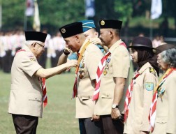 Terima Lencana Melati dari Wapres, Ketua Kwarda Jatim Arum Sabil Tak Menyangka!