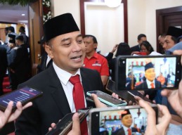 50 Anggota DPRD Surabaya 2024-2029 Dilantik, Eri Cahyadi Ajak Perkuat Sinergitas!