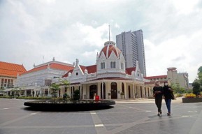 Pemkot Surabaya Persilakan Asetnya Dipasang Reklame, Asal Tidak di Lokasi Ini!
