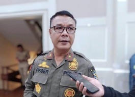 Dua Anggota Satpol PP Surabaya Dikeroyok, Dipukuli, Mobil Patroli Dilempari Batu!