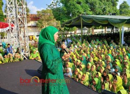 Hadiri Pelantikan PAC se-Tuban, Khofifah: Saya Tidak Gunakan Seragam Muslimat NU!