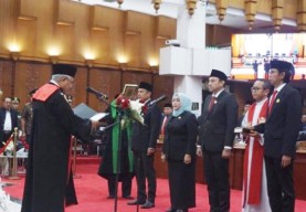 Diambil Sumpah Janji, 4 Pimpinan DPRD Surabaya 2024-2029 Resmi Ditetapkan