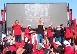 Dinarasikan Mesra dengan Khofifah, Eri Cahyadi Lantang Ajak Coblos Risma-Gus Hans!