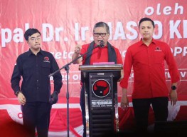 Hasto Lecut Pengurus PDIP di 3 Wilayah: Perjuangkan Risma-Gus Hans, Lawan Intimidasi!