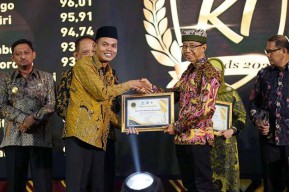 Komitmen Terhadap KIP, Banyuwangi Diganjar Penghargaan Badan Publik Informatif