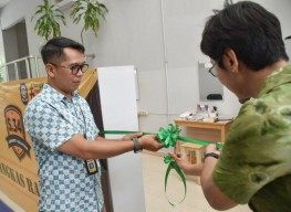 Berdayakan Warga Miskin, Satpol PP Surabaya Dirikan Pangkas Rambut S34