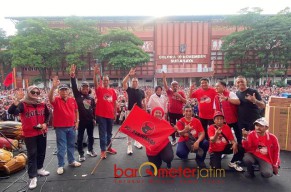Jalan Sehat Bareng Risma-Gus Hans dan Eri-Armuji, Warga Surabaya Tumplek Blek!