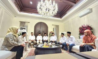 Kunjungi Khofifah Usai Coblosan, PKS Dukung Wujudkan Jatim Jadi Gerbang Baru Nusantara