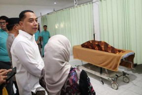 Balita Terseret Banjir di Surabaya Ditemukan Meninggal, Eri Cahyadi Berbelasungkawa