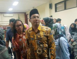 VIDEO: Terbukti Korupsi, Bupati Nonaktif Sidoarjo Anak Kiai Ternama Divonis 4,5 Tahun Penjara!