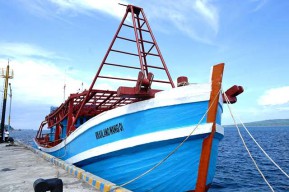 Nelayan Banyuwangi Dapat 2 Kapal Hasil Rampasan KKP, Begini Reaksi Bupati Ipuk!