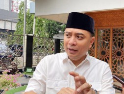 PAD Surabaya Diproyeksi Rp 8,796 T, Eri Cahyadi Ajak DPRD Dongkrak dari Pajak!