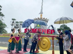 Diresmikan Fadli Zon, Tugu Keris Sumenep Jadi Daya Tarik Baru Wisatawan