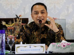 Eri Cahyadi Jamin Anggaran Pengobatan HIV Tak Kena Pangkas: Khusus Ber-KTP Surabaya!