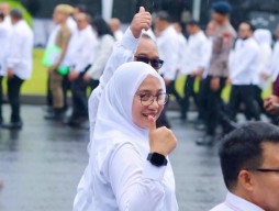 Lebih Manfaat! Karangan Bunga Ucapan Pelantikan Bupati Ipuk Dirupakan Sembako