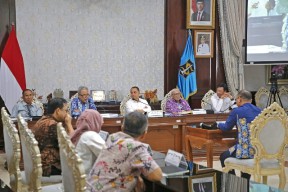 Siap-siap Pejabat Pemkot Surabaya, Bulan Depan Eri Cahyadi Lakukan Rotasi!