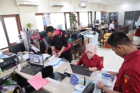 Bongkar Korupsi Hibah SMK Rp 65 M, Kejati Geledah Kantor Dinas Pendidikan Jatim!