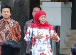 Dugaan Korupsi Hibah SMK Rp 65 M di Dindik Jatim, Khofifah: Jangan Diikut-ikutkan Saya!