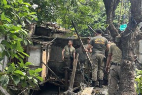 Kembalikan Fungsi Fasum, Pemkot Surabaya Gencar Bongkar PKL dan Bangli!