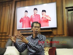 Dicopot dari Ketua PDIP Surabaya, Adi Sutarwijono Tegak Lurus dengan Megawati!